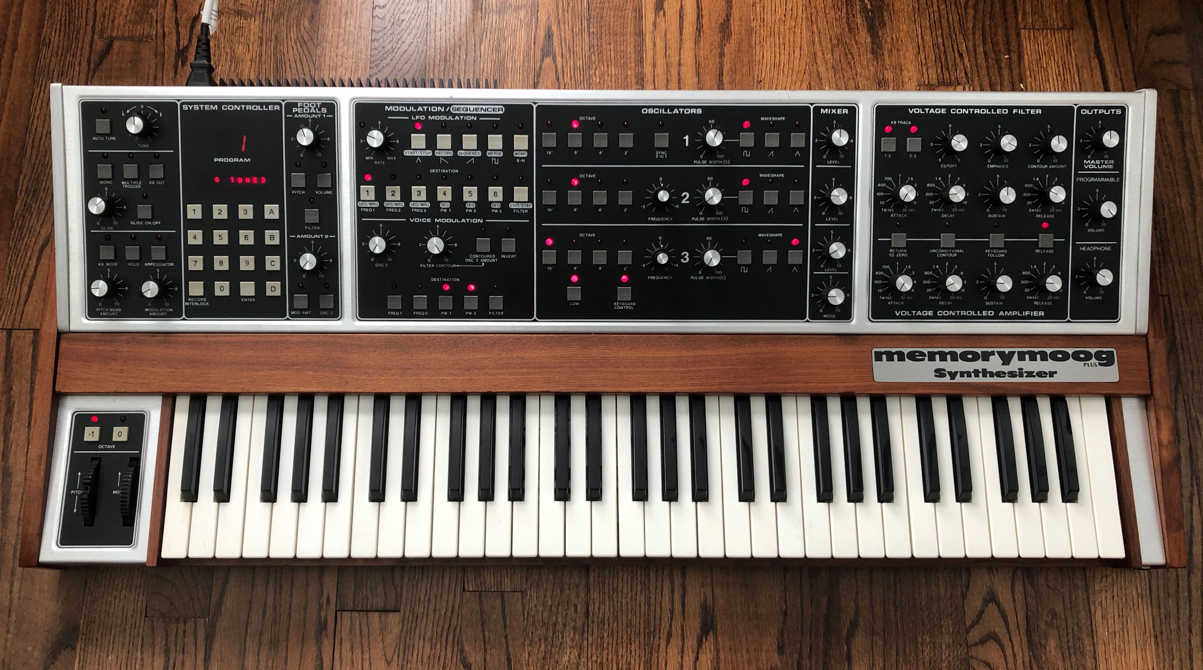Синтезатор Memorymoog