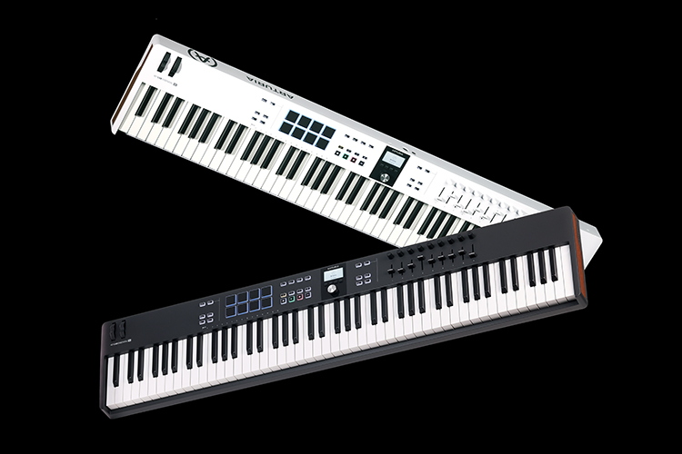 MIDI-клавіатури Arturia KeyLab Essential 88 mk3 Black та White за 19698 грн